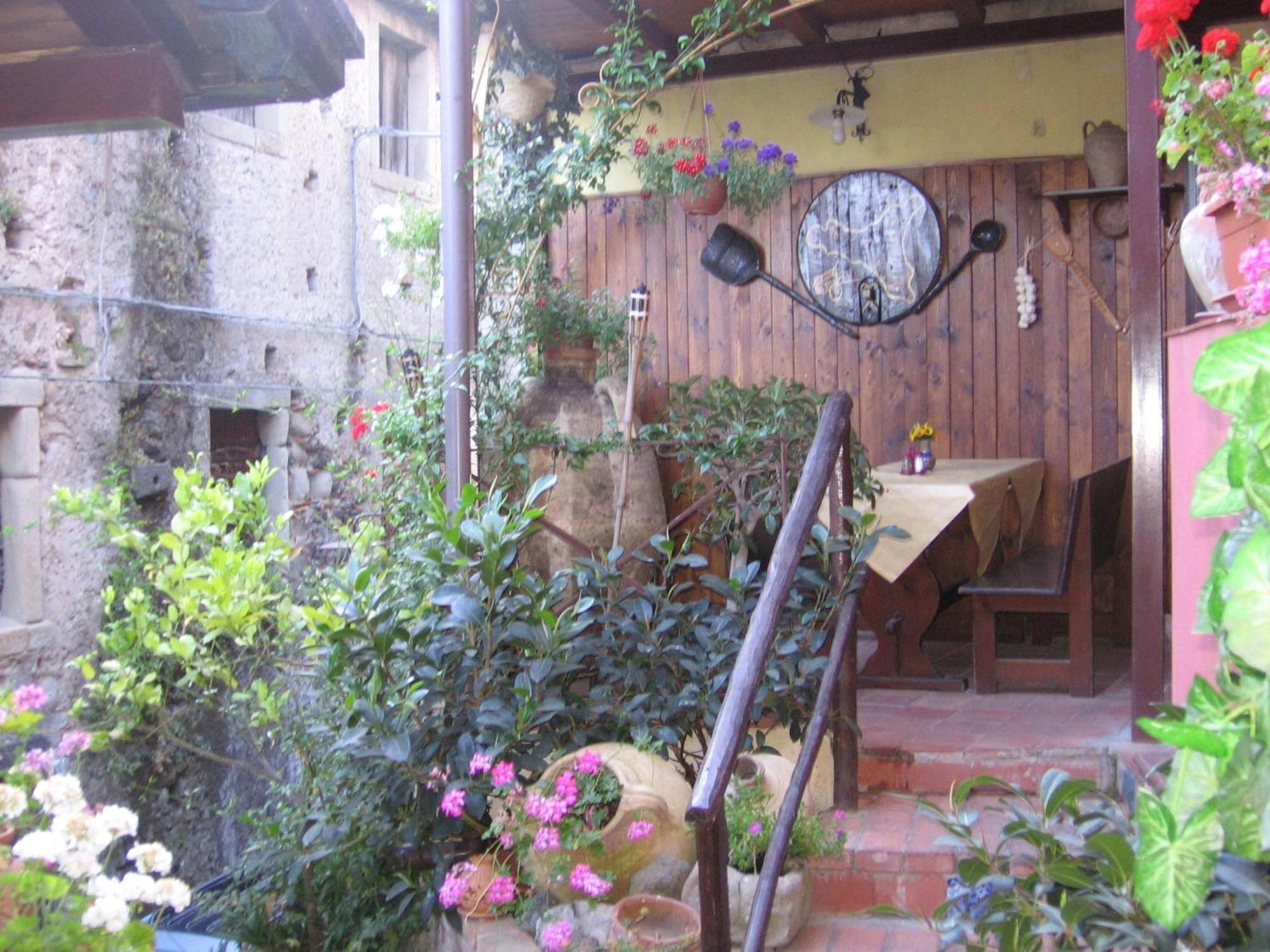 Albergo Diffuso Borgo Santa Caterina "Vintage" Кастильоне-ди-Сицилия Экстерьер фото
